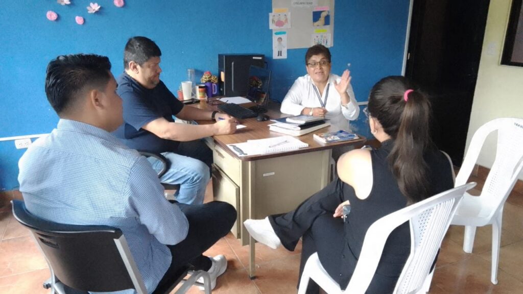 Reunión con autoridades de la Municipalidad de Sansare, departamento de El Progreso,